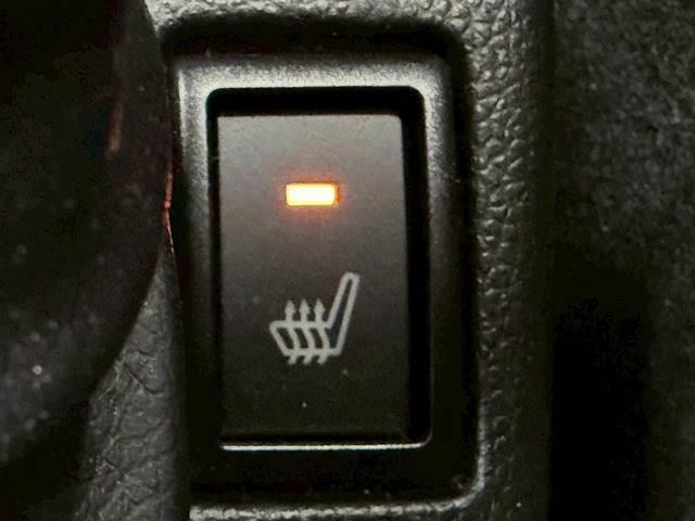 スイフトスポーツ ベースグレード MT6速/禁煙車/ブラインドスポット/ETC/レーダークルーズ/シートヒーター/クリアランスソナー/レーンキープ/衝突軽減/ステアリングスイッチ/ディスプレイオーディオ(5枚目)