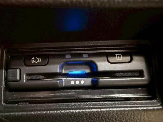 スイフトスポーツ ベースグレード MT6速/禁煙車/ブラインドスポット/ETC/レーダークルーズ/シートヒーター/クリアランスソナー/レーンキープ/衝突軽減/ステアリングスイッチ/ディスプレイオーディオ(13枚目)