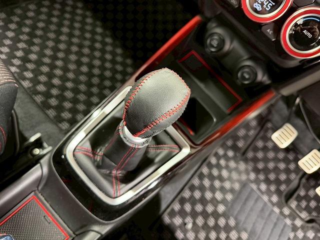 スイフトスポーツ ベースグレード MT6速/禁煙車/ブラインドスポット/ETC/レーダークルーズ/シートヒーター/クリアランスソナー/レーンキープ/衝突軽減/ステアリングスイッチ/ディスプレイオーディオ(43枚目)