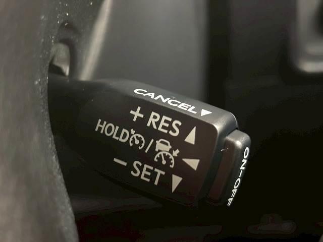 ランドクルーザープラド ＴＸ“Ｌパッケージ・７０ｔｈ　ＡＮＮＩＶＥＲＳＡＲＹ　ＬＩＭ　１オナ／サンルーフ／全周囲／メーカーナビ／ＥＴＣ／ルーフレール／ブラインドスポット／茶革／レーダークルーズ／シートヒーター＆シートクーラー／オートハイビーム／アップルカープレイ（6枚目）