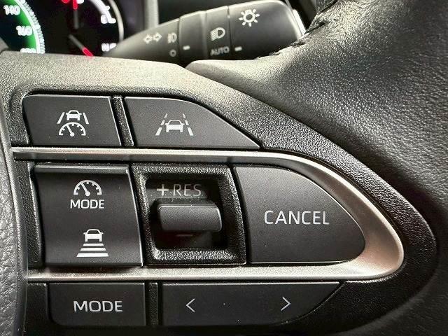 ノア Ｓ－Ｚ　禁煙車／バックカメラ／レーダークルーズ／ＥＴＣ／両側パワースライド／トヨタセーフティセンス／レーンキープ／衝突軽減／オートハイビーム／シートヒーター／Ｗエアコン／アップルカープレイ（5枚目）