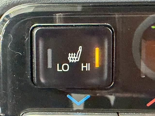 ノア Ｓ－Ｚ　禁煙車／バックカメラ／レーダークルーズ／ＥＴＣ／両側パワースライド／トヨタセーフティセンス／レーンキープ／衝突軽減／オートハイビーム／シートヒーター／Ｗエアコン／アップルカープレイ（6枚目）