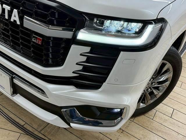 ランドクルーザー ＺＸ　モデリスタ／リアエンター／クールボックス／サンルーフ／全周囲／ＪＢＬ／ＧＲグリル／ルーフレール／シートヒーター＆シートクーラー／アップルカープレイ／電動リアゲート／ＡＣ１００Ｖ／ブラインドスポット（12枚目）