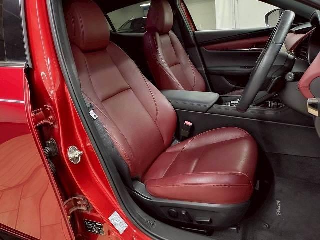 ＭＡＺＤＡ３ファストバック ＸＤバーガンディ　セレクション　ＢＢＳアルミ／シグネチャーエアロ／全周囲／ＢＯＳＥ／ブラインドスポット／レーダークルーズ／赤レザー／シートヒーター／ステアリングヒーター／ＣＤ・ＤＶＤ再生／アップルカープレイ（11枚目）