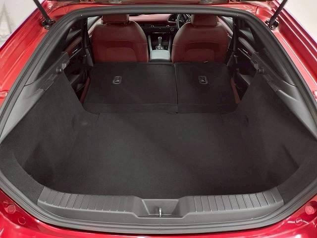 ＭＡＺＤＡ３ファストバック ＸＤバーガンディ　セレクション　ＢＢＳアルミ／シグネチャーエアロ／全周囲／ＢＯＳＥ／ブラインドスポット／レーダークルーズ／赤レザー／シートヒーター／ステアリングヒーター／ＣＤ・ＤＶＤ再生／アップルカープレイ（20枚目）