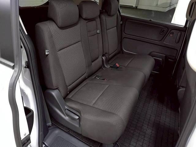 フリード Ｇ　７人　禁煙／レーダークルーズ／両側パワースライド／バックカメラ／レーンキープ／衝突軽減／シートヒーター／ステアリングスイッチ／アイドリングストップ／ＣＤ・ＤＶＤ再生（10枚目）