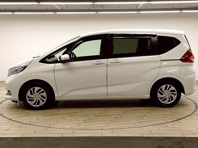 フリード Ｇ　７人　禁煙／レーダークルーズ／両側パワースライド／バックカメラ／レーンキープ／衝突軽減／シートヒーター／ステアリングスイッチ／アイドリングストップ／ＣＤ・ＤＶＤ再生（18枚目）