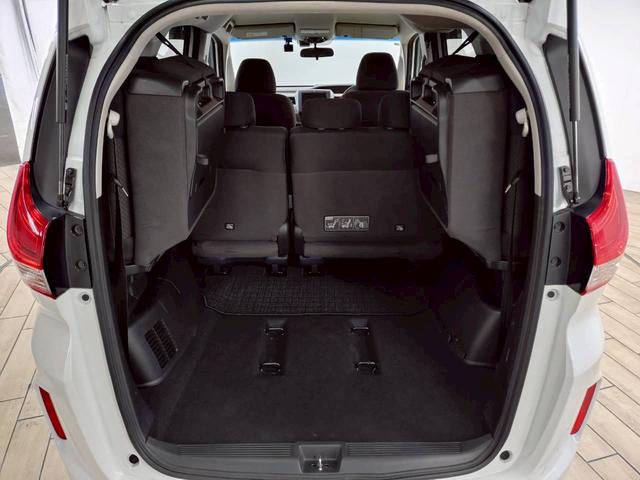 フリード Ｇ　７人　禁煙／レーダークルーズ／両側パワースライド／バックカメラ／レーンキープ／衝突軽減／シートヒーター／ステアリングスイッチ／アイドリングストップ／ＣＤ・ＤＶＤ再生（53枚目）