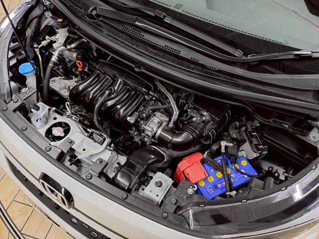 フリード Ｇ　７人　禁煙／レーダークルーズ／両側パワースライド／バックカメラ／レーンキープ／衝突軽減／シートヒーター／ステアリングスイッチ／アイドリングストップ／ＣＤ・ＤＶＤ再生（54枚目）