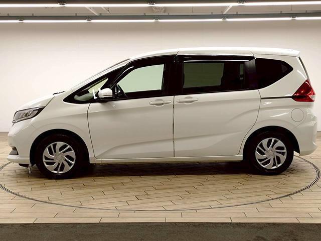 フリード Ｇ　７人　禁煙／レーダークルーズ／両側パワースライド／バックカメラ／レーンキープ／衝突軽減／シートヒーター／ステアリングスイッチ／アイドリングストップ／ＣＤ・ＤＶＤ再生（76枚目）