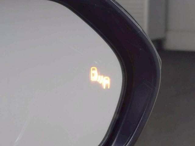 ヤリスクロス ＨＹＢＲＩＤ　Ｚ　禁煙車／バックカメラ／ブラインドスポット／レーダークルーズ／シートヒーター／ＥＴＣ／アップルカープレイ／ブレーキホールド／オートハイビーム／ＥＴＣ／レーンキープアシスト（6枚目）