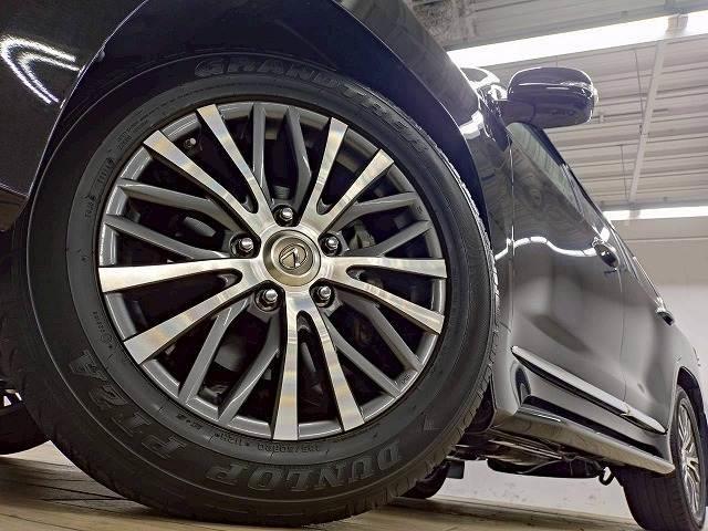 LX LX570 禁煙/サンルーフ/全周囲/電動リアゲート/ブラインドスポット/ヘッドアップディスプレイ/7人乗り/シートヒーター&シートクーラー/AC100V/ステアリングヒーター/後席シートヒーター(13枚目)