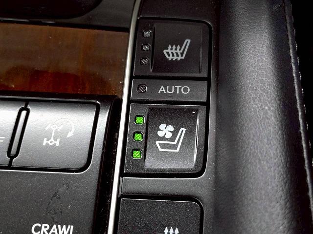 LX LX570 禁煙/サンルーフ/全周囲/電動リアゲート/ブラインドスポット/ヘッドアップディスプレイ/7人乗り/シートヒーター&シートクーラー/AC100V/ステアリングヒーター/後席シートヒーター(40枚目)