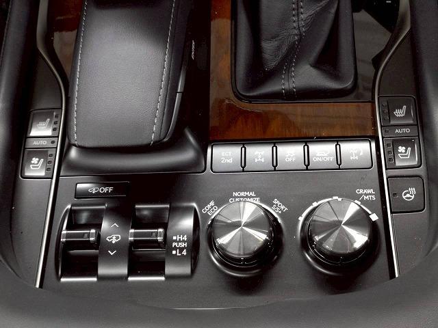 LX LX570 禁煙/サンルーフ/全周囲/電動リアゲート/ブラインドスポット/ヘッドアップディスプレイ/7人乗り/シートヒーター&シートクーラー/AC100V/ステアリングヒーター/後席シートヒーター(46枚目)