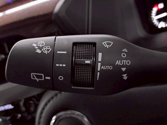 LX LX570 禁煙/サンルーフ/全周囲/電動リアゲート/ブラインドスポット/ヘッドアップディスプレイ/7人乗り/シートヒーター&シートクーラー/AC100V/ステアリングヒーター/後席シートヒーター(48枚目)