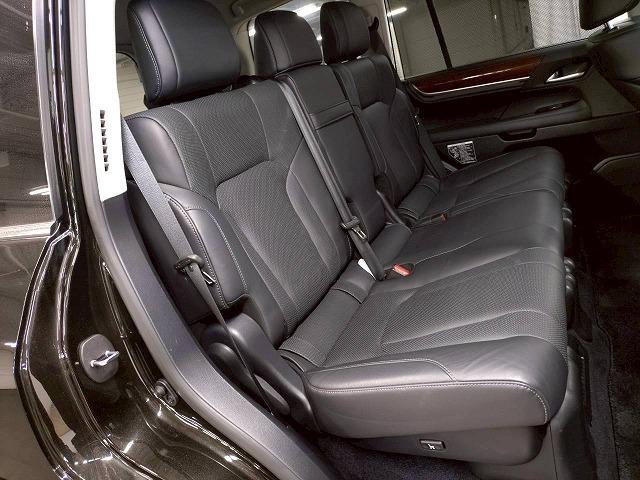 LX LX570 禁煙/サンルーフ/全周囲/電動リアゲート/ブラインドスポット/ヘッドアップディスプレイ/7人乗り/シートヒーター&シートクーラー/AC100V/ステアリングヒーター/後席シートヒーター(62枚目)