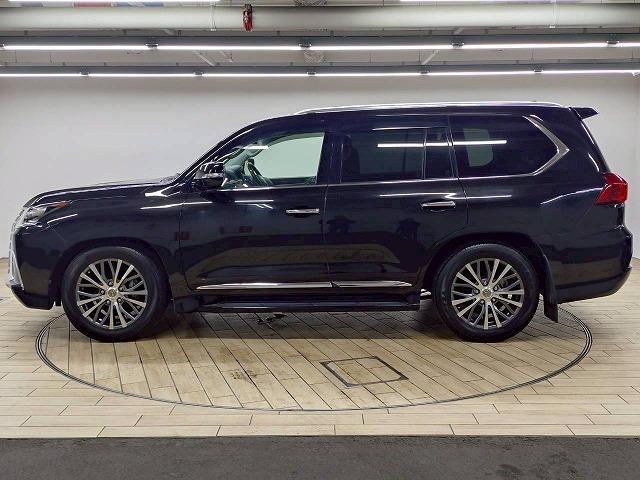 LX LX570 禁煙/サンルーフ/全周囲/電動リアゲート/ブラインドスポット/ヘッドアップディスプレイ/7人乗り/シートヒーター&シートクーラー/AC100V/ステアリングヒーター/後席シートヒーター(78枚目)