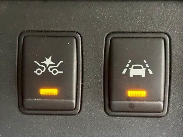 【衝突軽減ブレーキ・車線逸脱警報】など最新の装備が充実しております。