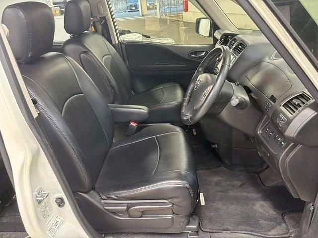 運転席シート廻りは使用感も少なく、良好な状態となっています。丁寧に使われていたことがよくわかりますね。