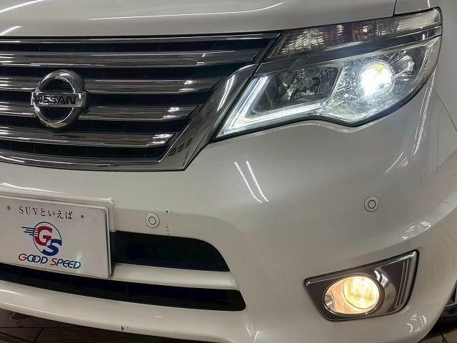 【キセノンヘッドライト】です。明るいので視認性が良く安全です。また見た目のかっこよさも◎