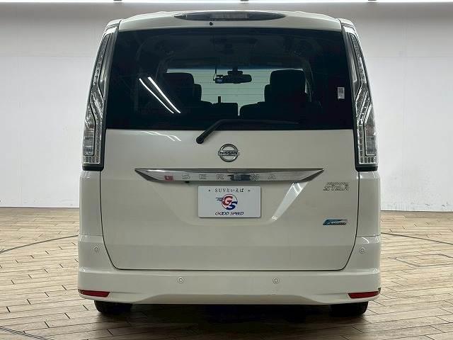 自動車と一緒に任意保険もご相談下さい。専任スタッフがお車に合った内容をご提案させていただきます。