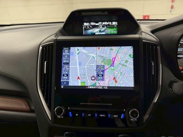 【メーカーオプションナビ】フルセグテレビやブルートゥース接続、ＤＶＤ再生など多彩な機能を併せ持っており、インパネ周りがすっきりしてますね！