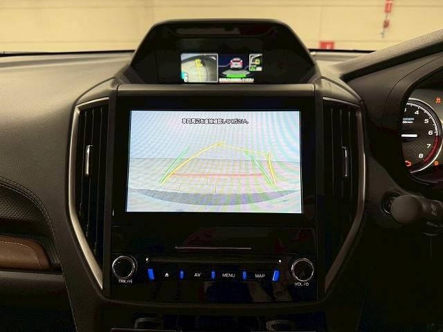 【カラーバックモニター】を装備しております。リアの映像がカラーで映し出されますので日々の駐車も安心安全です。