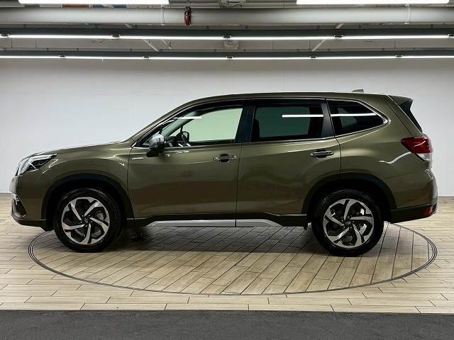 お車ご成約時の付帯率は驚きの９０％ＯＶＥＲ。ＧＯＯＤ　ＳＰＥＥＤ自慢のスーパーガラスコーティング。見違えるほどの輝きを放ち、納車後のメンテナンスも楽々。是非一度お試し下さい。