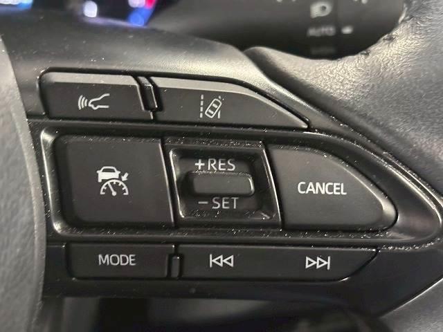 ヤリスクロス ＨＹＢＲＩＤ　Ｚ　禁煙／全周囲／レーダークルーズ／ＥＴＣ／ブラインドスポット／電動リアゲート／シートヒーター／アップルカープレイ／ステアリングヒーター／衝突軽減／ブレーキホールド（8枚目）