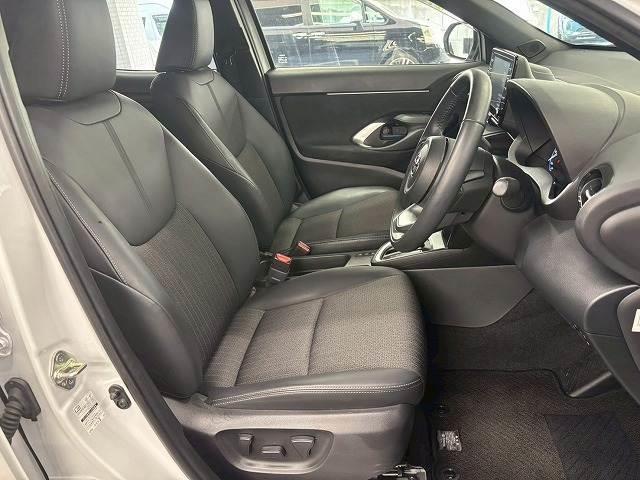 ヤリスクロス ＨＹＢＲＩＤ　Ｚ　禁煙／全周囲／レーダークルーズ／ＥＴＣ／ブラインドスポット／電動リアゲート／シートヒーター／アップルカープレイ／ステアリングヒーター／衝突軽減／ブレーキホールド（10枚目）