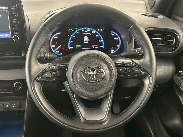 ヤリスクロス ＨＹＢＲＩＤ　Ｚ　禁煙／全周囲／レーダークルーズ／ＥＴＣ／ブラインドスポット／電動リアゲート／シートヒーター／アップルカープレイ／ステアリングヒーター／衝突軽減／ブレーキホールド（14枚目）