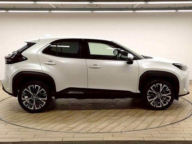 ヤリスクロス ＨＹＢＲＩＤ　Ｚ　禁煙／全周囲／レーダークルーズ／ＥＴＣ／ブラインドスポット／電動リアゲート／シートヒーター／アップルカープレイ／ステアリングヒーター／衝突軽減／ブレーキホールド（18枚目）