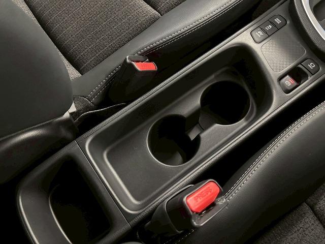 ヤリスクロス ＨＹＢＲＩＤ　Ｚ　禁煙／全周囲／レーダークルーズ／ＥＴＣ／ブラインドスポット／電動リアゲート／シートヒーター／アップルカープレイ／ステアリングヒーター／衝突軽減／ブレーキホールド（31枚目）