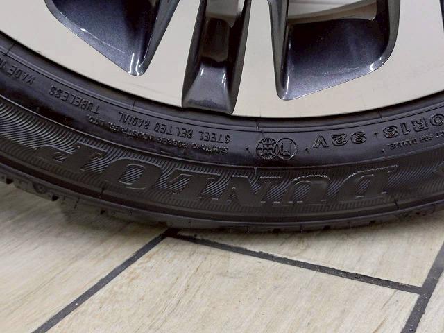 ヤリスクロス ＨＹＢＲＩＤ　Ｚ　禁煙／全周囲／レーダークルーズ／ＥＴＣ／ブラインドスポット／電動リアゲート／シートヒーター／アップルカープレイ／ステアリングヒーター／衝突軽減／ブレーキホールド（59枚目）