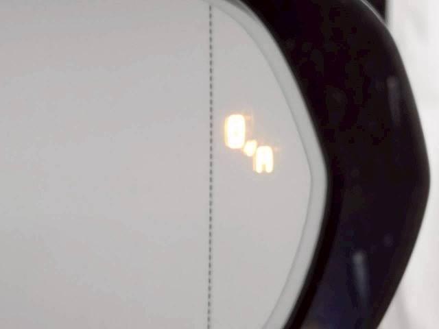 ＲＸ ＲＸ４５０ｈ　“ｖｅｒｓｉｏｎ　Ｌ”　禁煙車／全周囲／モデリスタ／サンルーフ／電動リアゲート／ヘッドアップディスプレイ／レーダークルーズ／ブラインドスポット／レーダークルーズ／ステアリングヒーター／後席シートヒーター（8枚目）