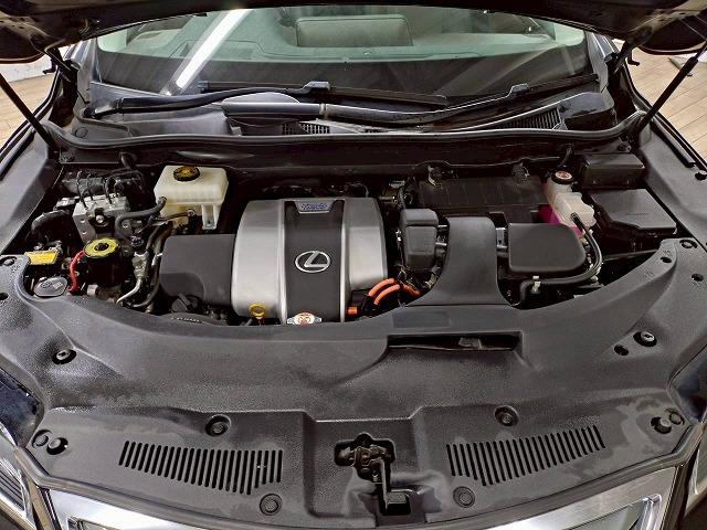 ＲＸ ＲＸ４５０ｈ　“ｖｅｒｓｉｏｎ　Ｌ”　禁煙車／全周囲／モデリスタ／サンルーフ／電動リアゲート／ヘッドアップディスプレイ／レーダークルーズ／ブラインドスポット／レーダークルーズ／ステアリングヒーター／後席シートヒーター（66枚目）