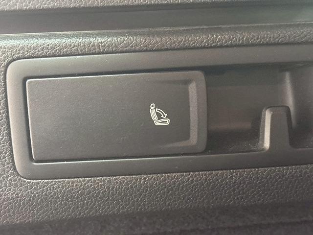 ゴルフヴァリアント ＴＳＩ　Ｃｏｍｆｏｒｔｌｉｎｅ　ＲＨＤ　禁煙車／レーダークルーズ／バックカメラ／メーカーナビ／ブレーキホールド／ステアリングスイッチ／パドルシフト／オートライト／ＣＤ・ＤＶＤ再生／オートエアコン／スマートキー（35枚目）