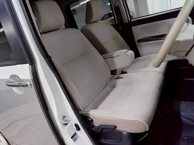 運転席シート廻りは使用感も少なく、良好な状態となっています。丁寧に使われていたことがよくわかりますね。