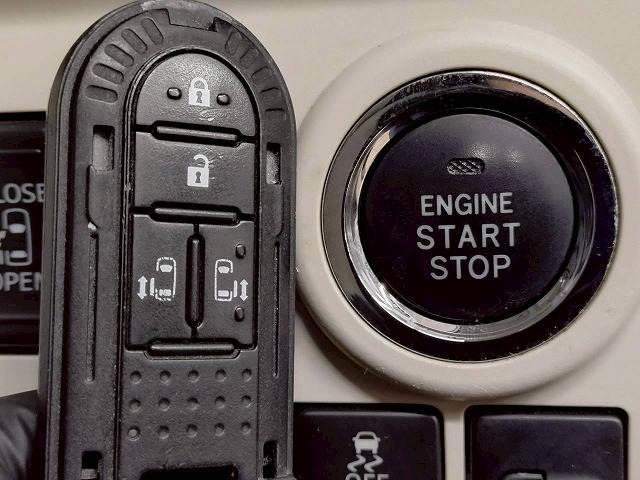 もはや定番となりつつある【スマートキー・プッシュスタート】鍵を持っているだけでエンジン始動から開閉まで行う事が出来ます。