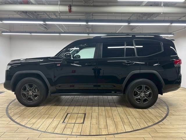 お車ご成約時の付帯率は驚きの９０％ＯＶＥＲ。ＧＯＯＤ　ＳＰＥＥＤ自慢のスーパーガラスコーティング。見違えるほどの輝きを放ち、納車後のメンテナンスも楽々。是非一度お試し下さい。