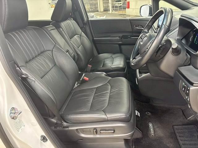 運転席シート廻りは使用感も少なく、良好な状態となっています。丁寧に使われていたことがよくわかりますね。