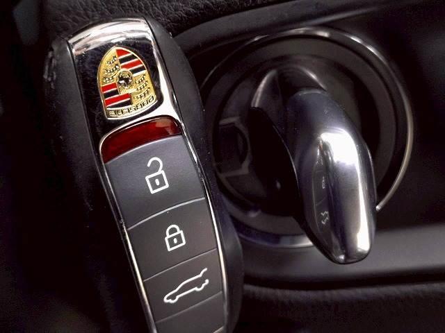 マカン GTS スポーツクロノパッケージ クレヨン/パノラマ/18WAYパワーシート/BOSE/スポーツクロノPKG/電動リアゲート/エアサス/全周囲/禁煙車/レーダークルーズ/シートヒーター/ドライビングモード(16枚目)