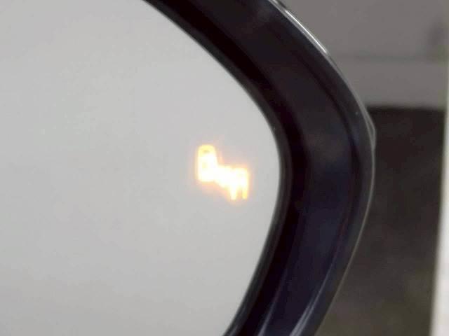 ヤリスクロス ＨＹＢＲＩＤ　Ｚ　ウルバーノ　禁煙車／全周囲／ブラインドスポット／ＥＴＣ／レーダークルーズ／シートヒーター／アップルカープレイ／ステアリングヒーター／ブレーキホールド／パワーシート／オートハイビーム（5枚目）