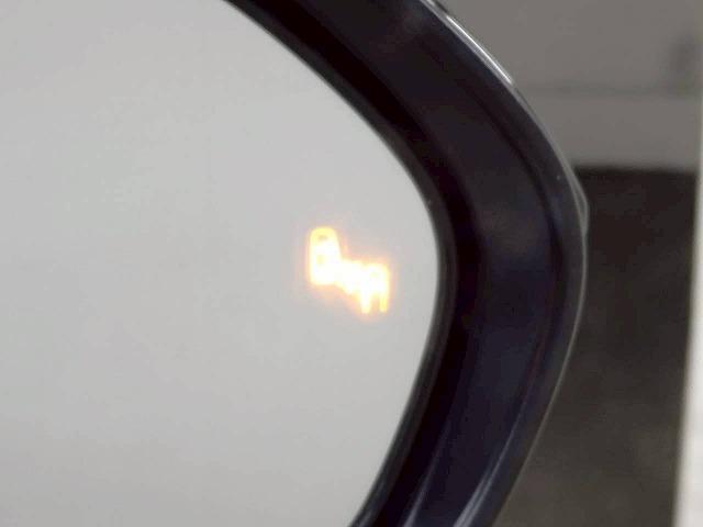 ヤリスクロス ＨＹＢＲＩＤ　Ｚ　ウルバーノ　禁煙車／全周囲／ブラインドスポット／ＥＴＣ／レーダークルーズ／シートヒーター／アップルカープレイ／ステアリングヒーター／ブレーキホールド／パワーシート／オートハイビーム（27枚目）