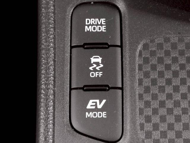 ヤリスクロス ＨＹＢＲＩＤ　Ｚ　ウルバーノ　禁煙車／全周囲／ブラインドスポット／ＥＴＣ／レーダークルーズ／シートヒーター／アップルカープレイ／ステアリングヒーター／ブレーキホールド／パワーシート／オートハイビーム（31枚目）