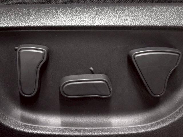 ヤリスクロス ＨＹＢＲＩＤ　Ｚ　ウルバーノ　禁煙車／全周囲／ブラインドスポット／ＥＴＣ／レーダークルーズ／シートヒーター／アップルカープレイ／ステアリングヒーター／ブレーキホールド／パワーシート／オートハイビーム（39枚目）