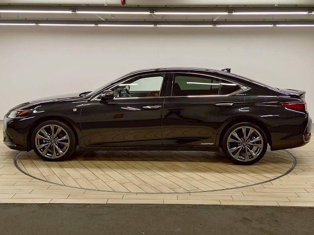 ＥＳ ＥＳ３００ｈ　“Ｆ　ＳＰＯＲＴ”　禁煙／サンルーフ／レーダークルーズ／ＡＣ１００Ｖ／電動リアゲート／ブラインドスポット／ＥＴＣ／シートヒーター＆シートクーラー／ステアリイングスイッチ／ＣＤ・ＤＶＤ再生／パドルシフト（18枚目）