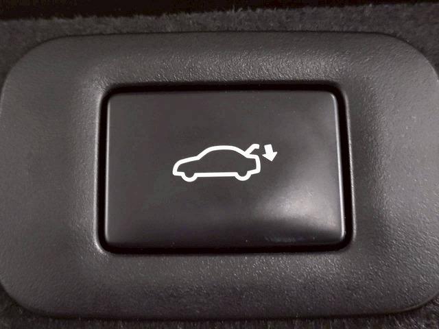 ＥＳ ＥＳ３００ｈ　“Ｆ　ＳＰＯＲＴ”　禁煙／サンルーフ／レーダークルーズ／ＡＣ１００Ｖ／電動リアゲート／ブラインドスポット／ＥＴＣ／シートヒーター＆シートクーラー／ステアリイングスイッチ／ＣＤ・ＤＶＤ再生／パドルシフト（26枚目）