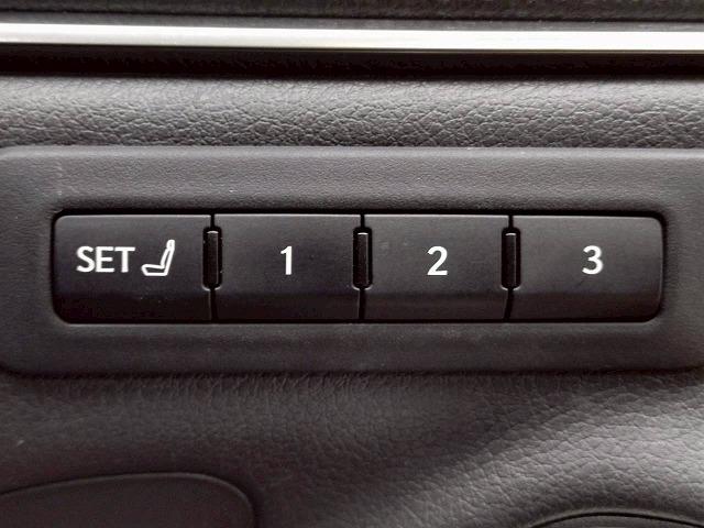 ＥＳ ＥＳ３００ｈ　“Ｆ　ＳＰＯＲＴ”　禁煙／サンルーフ／レーダークルーズ／ＡＣ１００Ｖ／電動リアゲート／ブラインドスポット／ＥＴＣ／シートヒーター＆シートクーラー／ステアリイングスイッチ／ＣＤ・ＤＶＤ再生／パドルシフト（35枚目）