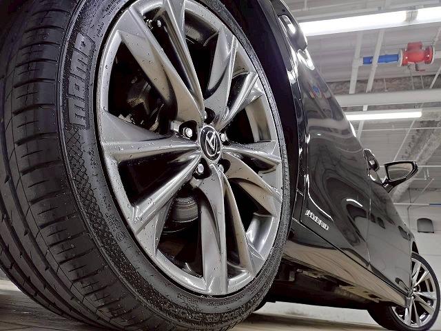 ＥＳ ＥＳ３００ｈ　“Ｆ　ＳＰＯＲＴ”　禁煙／サンルーフ／レーダークルーズ／ＡＣ１００Ｖ／電動リアゲート／ブラインドスポット／ＥＴＣ／シートヒーター＆シートクーラー／ステアリイングスイッチ／ＣＤ・ＤＶＤ再生／パドルシフト（63枚目）